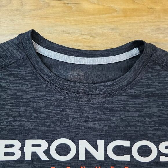 💜Majestic Cool Base Black Broncos Athletic Shirt Men's Small - Picture 3 of 11